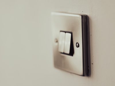 ¿Cómo gastar menos electricidad en casa?