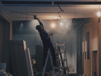 ¿Qué seguro puedo contratar para obrero de construcción?